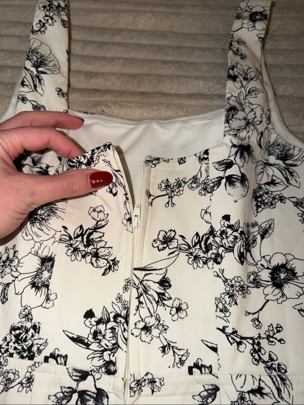Francesca's Collections Black & White Floral Mini Dress - Picture 5 of 5